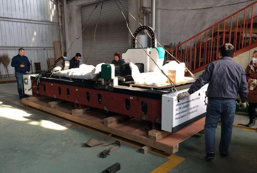 Станок для лазерной резки металла BR-LC 3015 3000W с труборезом
