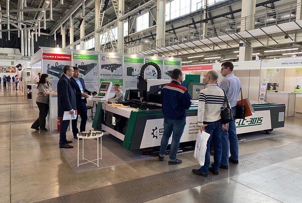 Станок для лазерной резки металла BR-LC 3015 3000W с труборезом