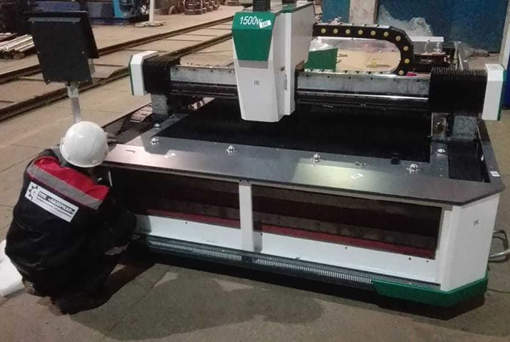 Станок для лазерной резки металла BR-LC 3015 3000W с труборезом