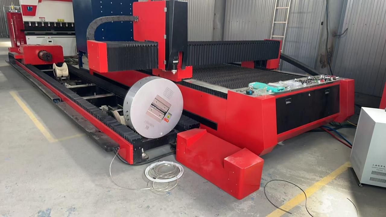 6 Станок лазерной резки металла BR-LC 3015@6000W c труборезом