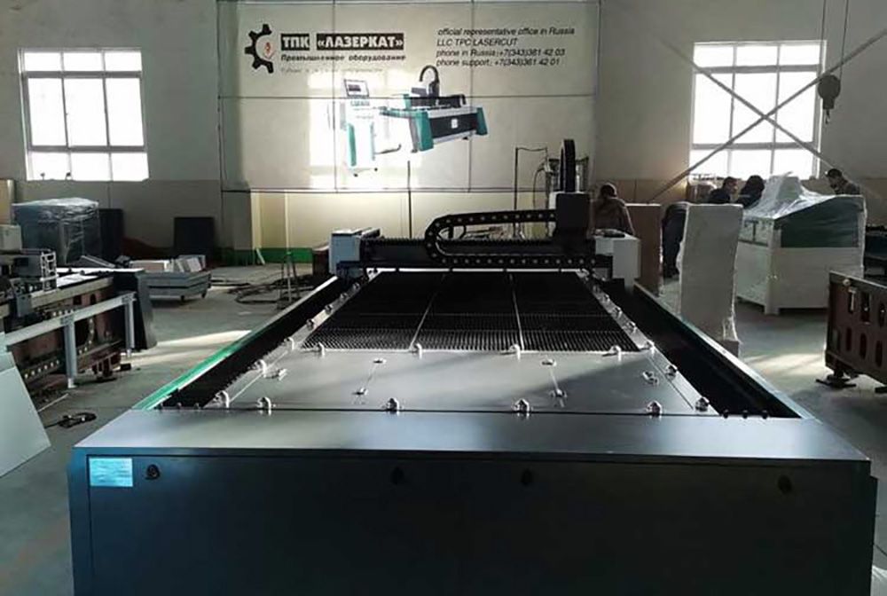 Станок для лазерной резки металла BR-LC 3015 3000W с труборезом