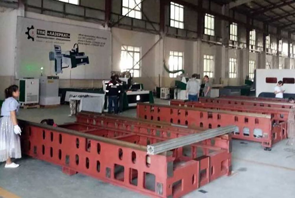 Станок для лазерной резки металла BR-LC 3015 3000W с труборезом