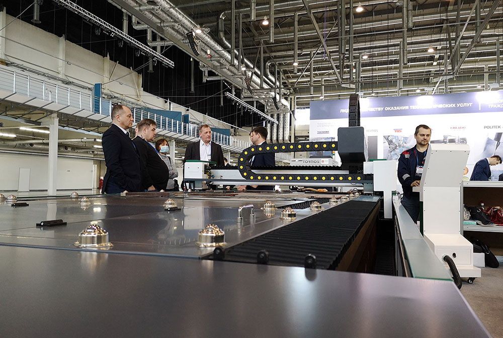 Станок для лазерной резки металла BR-LC 3015 3000W с труборезом