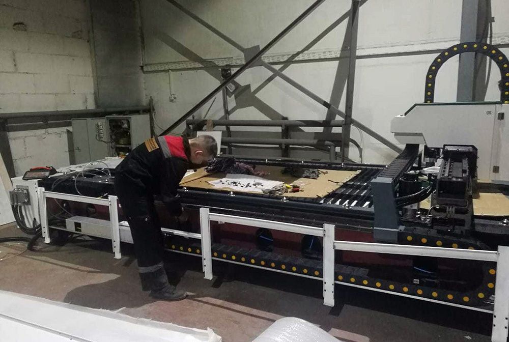 Станок для лазерной резки металла BR-LC 3015 3000W с труборезом