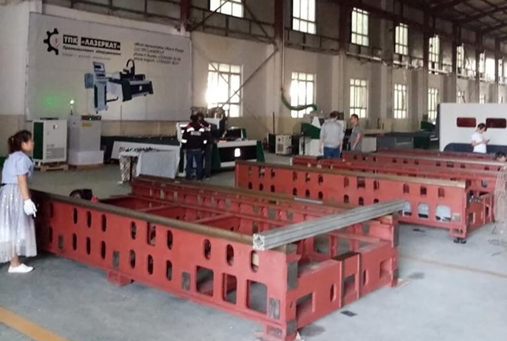 Станок для лазерной резки металла BR-LC 3015 3000W с труборезом