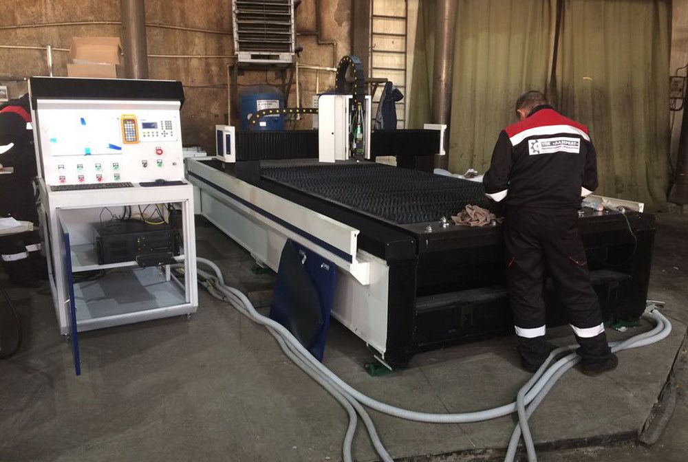 Станок для лазерной резки металла BR-LC 3015 3000W с труборезом